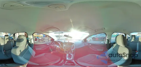 2014 Ford Focus Se z USA, uszkodzony, nr VIN 1FADP3F27EL209433